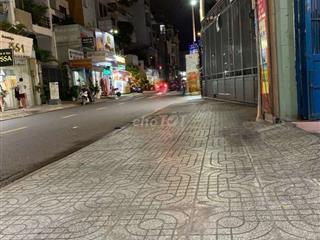 Chợ thuê mặt bằng bán chiều