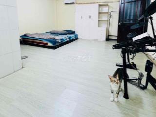 nhà share 1 phòng 35m2 máy lạnh,nước nóng,bếp