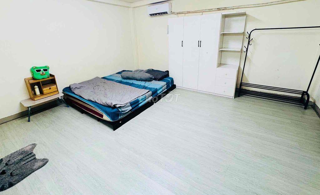 nhà share 1 phòng 35m2 máy lạnh,nước nóng,bếp