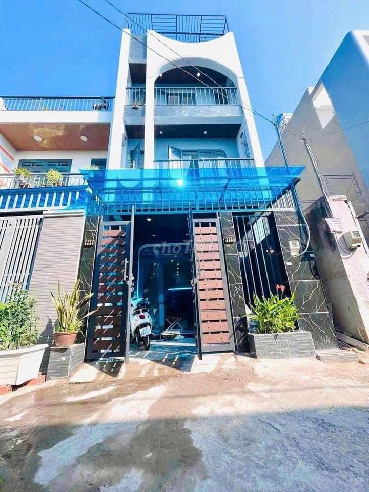 NHÀ PHỐ 4 TẦNG – NGANG 4,4M – ĐƯỜNG Ô TÔ 5M – GẦN CHỢ LONG TRƯỜNG 🔥
