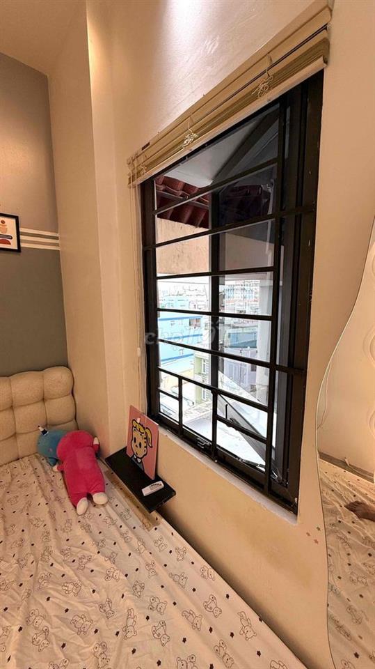 Phòng Full Nội Thất cửa sổ thông thoáng