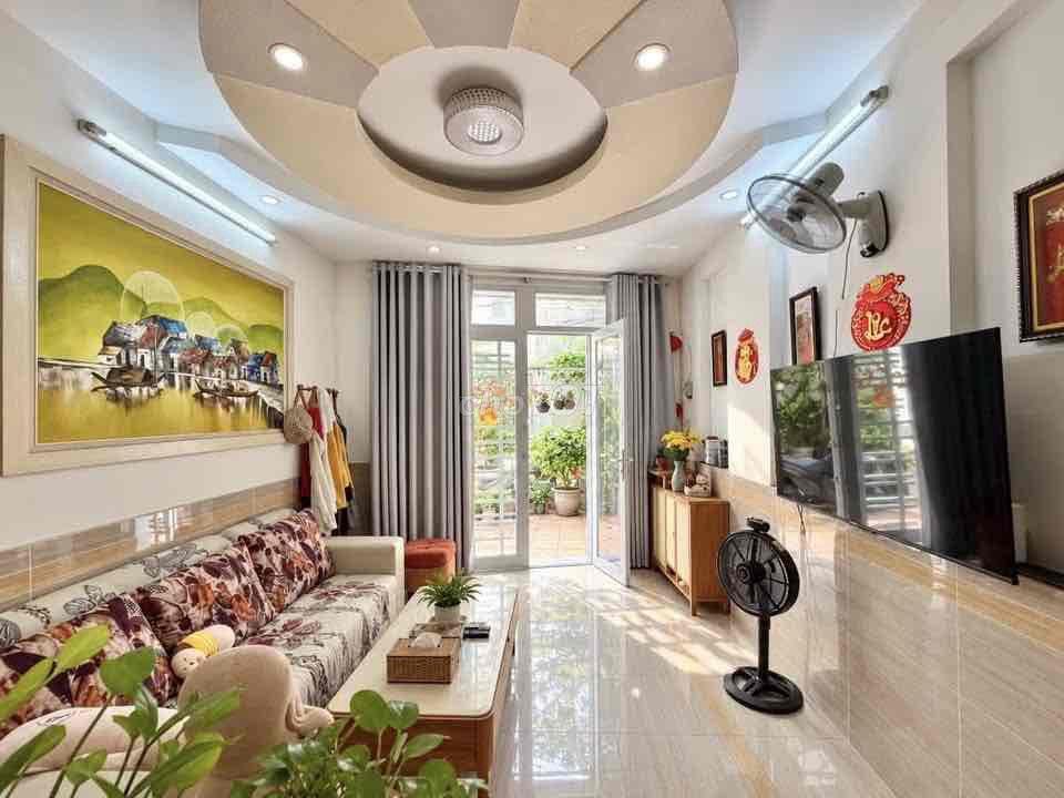 Ngay Nguyễn Văn Trỗi, Phú Nhuận • 4 Tầng, 6 Phòng Ngủ • 36m2 A4