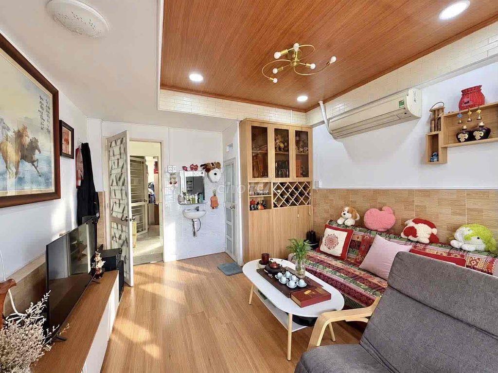 Ngay Nguyễn Văn Trỗi, Phú Nhuận • 4 Tầng, 6 Phòng Ngủ • 36m2 A4