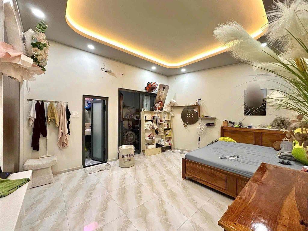 Khu Phan Xích Long • 68m2  •nở hậu 9m