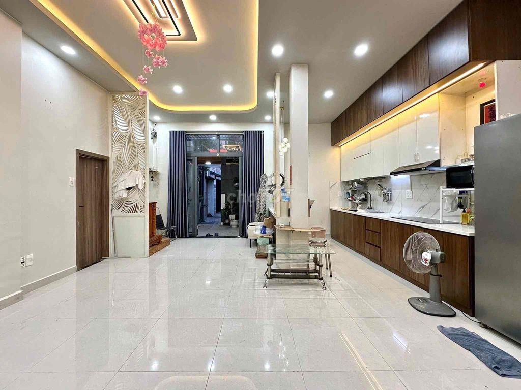 Khu Phan Xích Long • 68m2  •nở hậu 9m