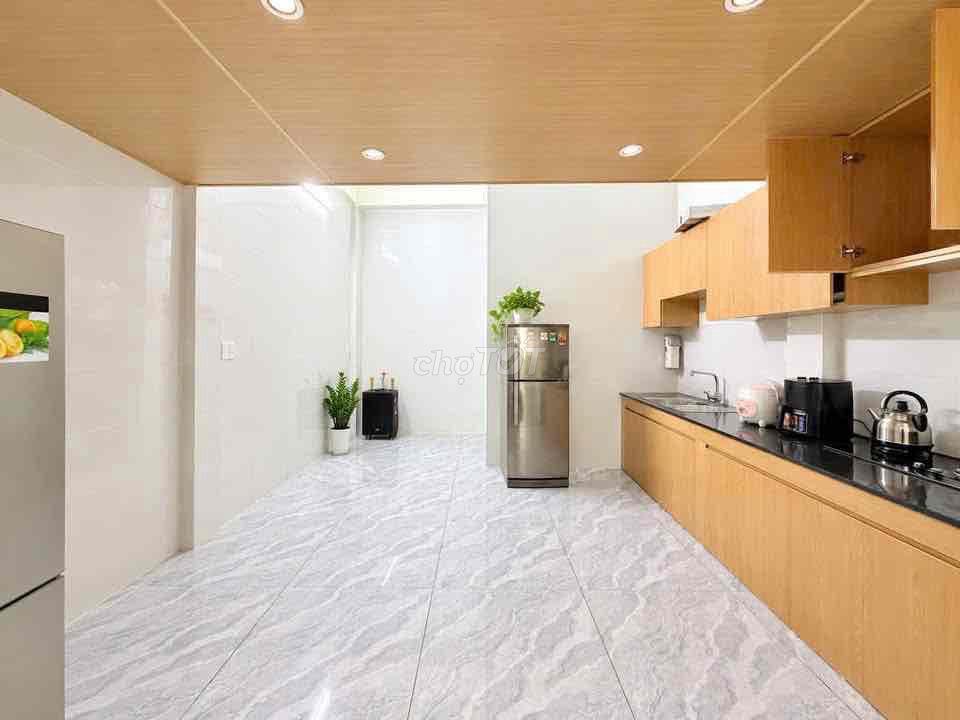 Khu Huýnh Văn Bánh • 61m2, 3 tầng • 20m ra mặt tiền