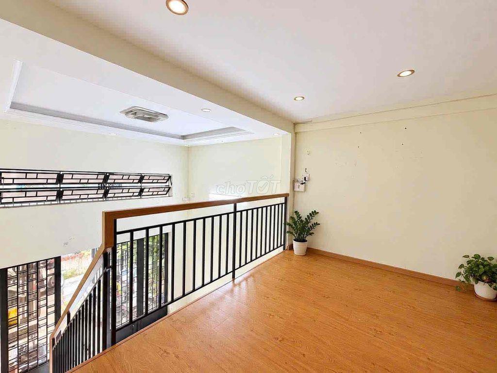 Khu Huýnh Văn Bánh • 61m2, 3 tầng • 20m ra mặt tiền