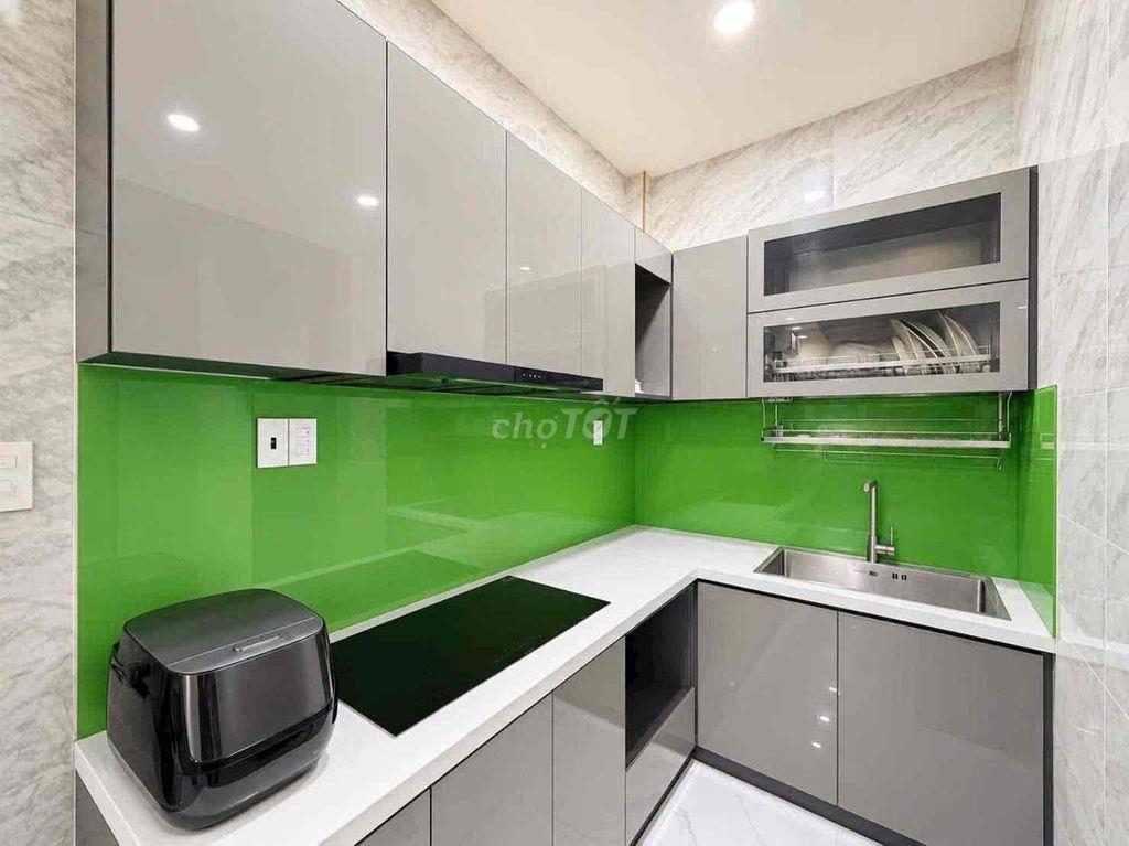 Gần Chợ Bà Chiểu, 3.X Tỷ, 2 Tầng • Gần Mặt Tiền
