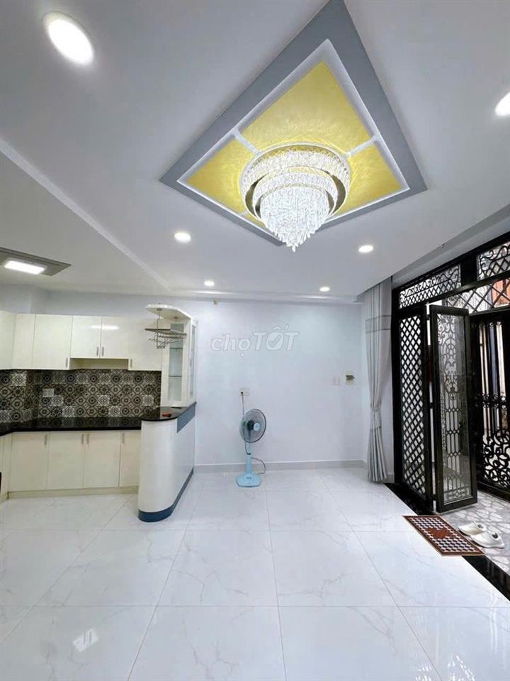 Ngay Cạnh Chợ Cây Quéo • 5 Tầng , 3Pn master, Sân thượng