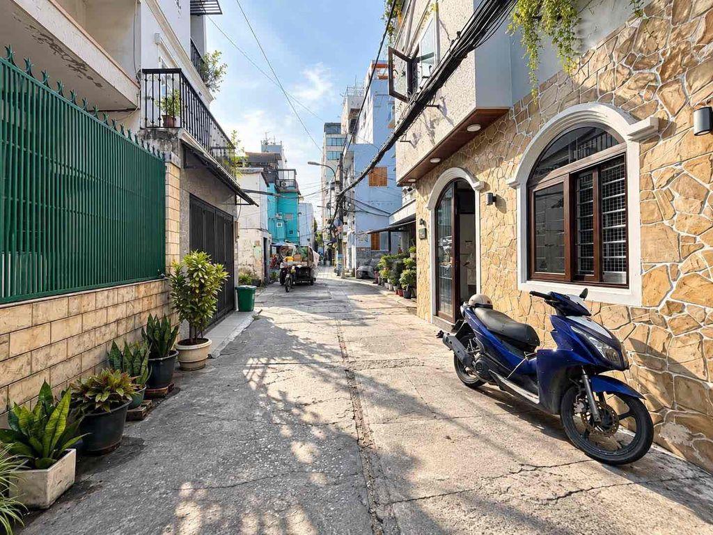 Sát Quận 1 • Hẻm Ô Tô 7 Chỗ • 43m2, Full Nội Thất