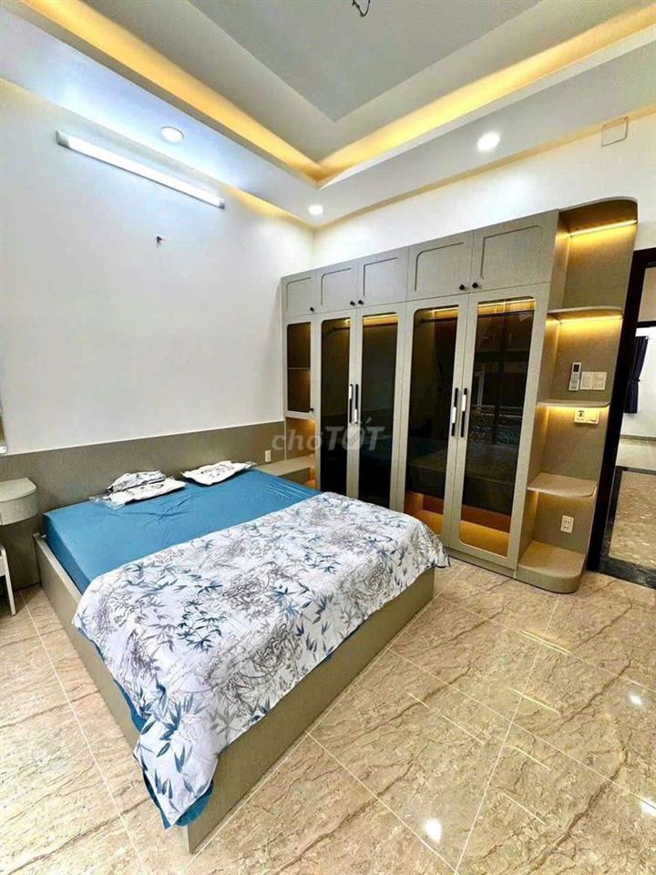Nhà Hoàng Quốc Việt,đường 6m
