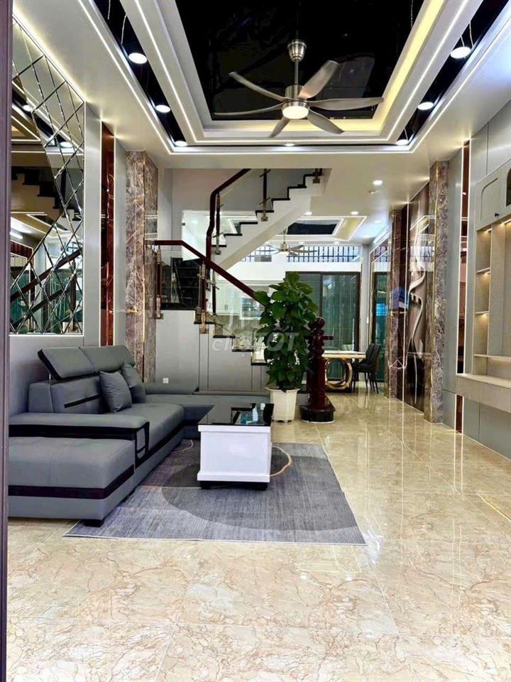 Nhà Hoàng Quốc Việt,đường 6m