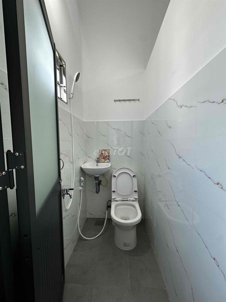 PHÒNG MỚI - CỰC KÌ SINH VIÊN - SẴN MÁY LẠNH - cửa sổ trời