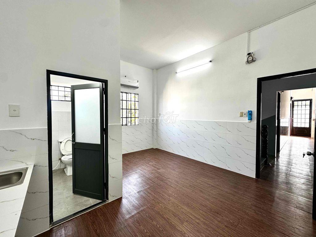 PHÒNG MỚI - CỰC KÌ SINH VIÊN - SẴN MÁY LẠNH - cửa sổ trời