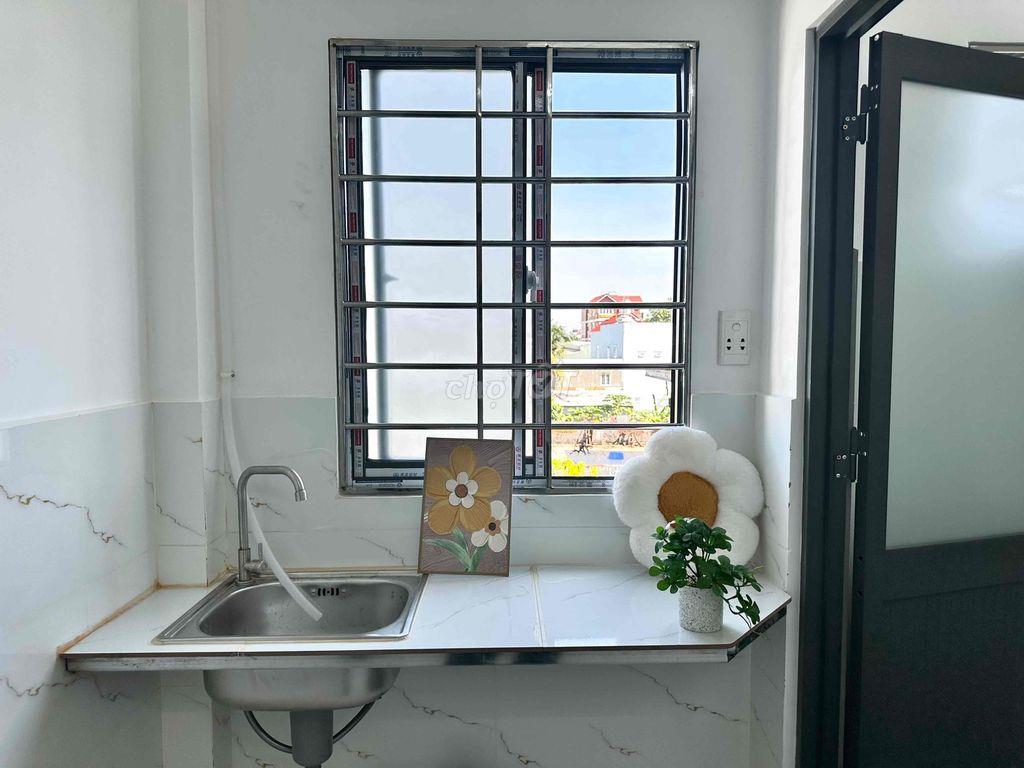 PHÒNG MỚI - CỰC KÌ SINH VIÊN - SẴN MÁY LẠNH - cửa sổ trời