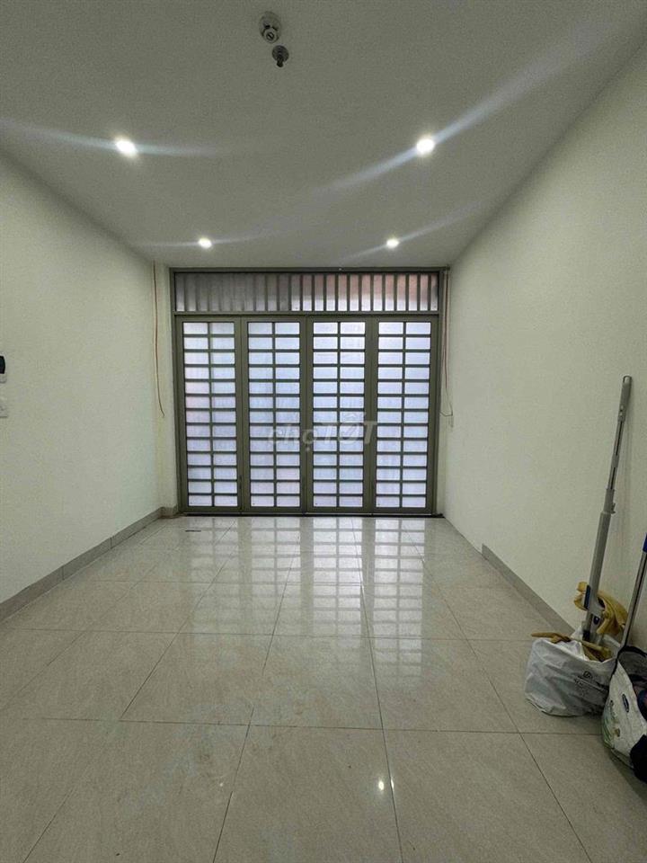 Sang nhượng mặt bằng