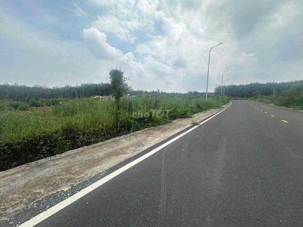 Em có miếng đất Long Hòa Tphcm cần bán