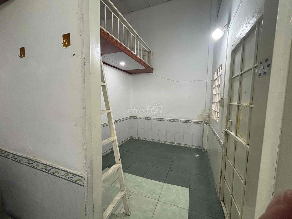 thuê 1 được 2 . cho thuê phòng trọ 2 phòng thông nhau cực kì rộng rãi