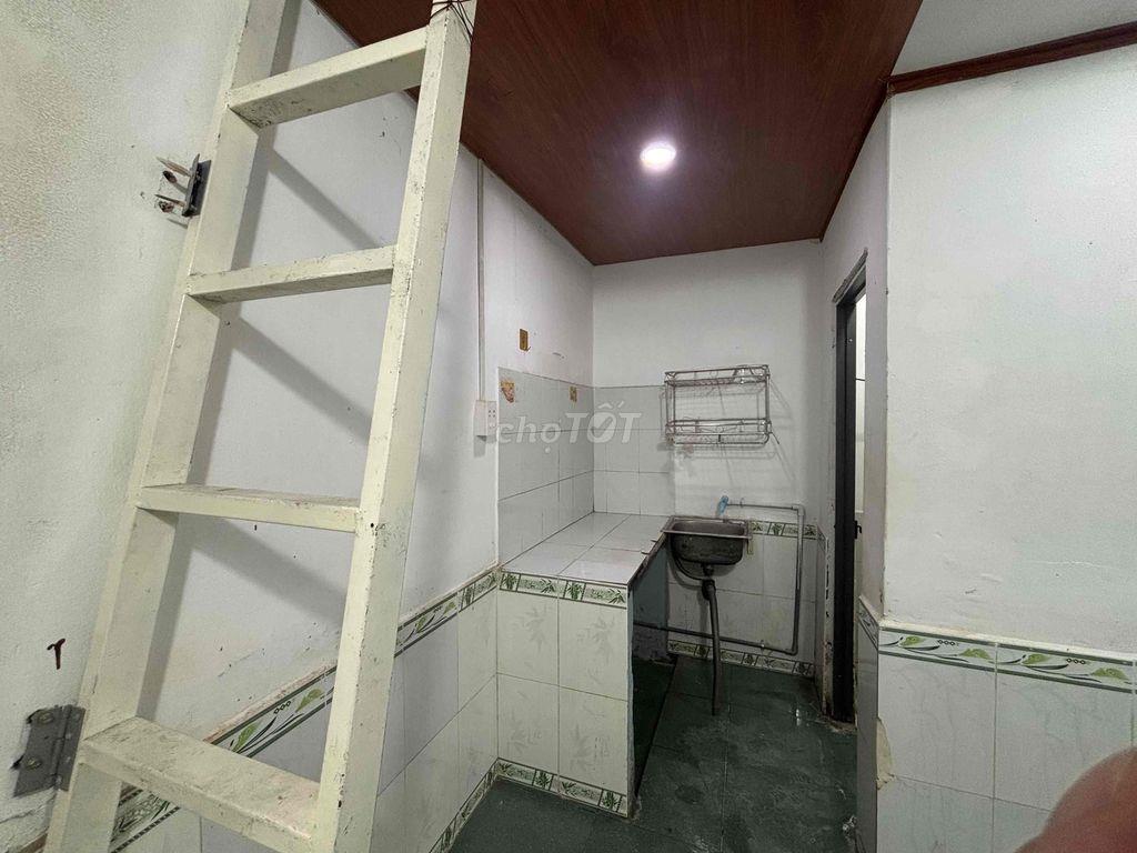 thuê 1 được 2 . cho thuê phòng trọ 2 phòng thông nhau cực kì rộng rãi