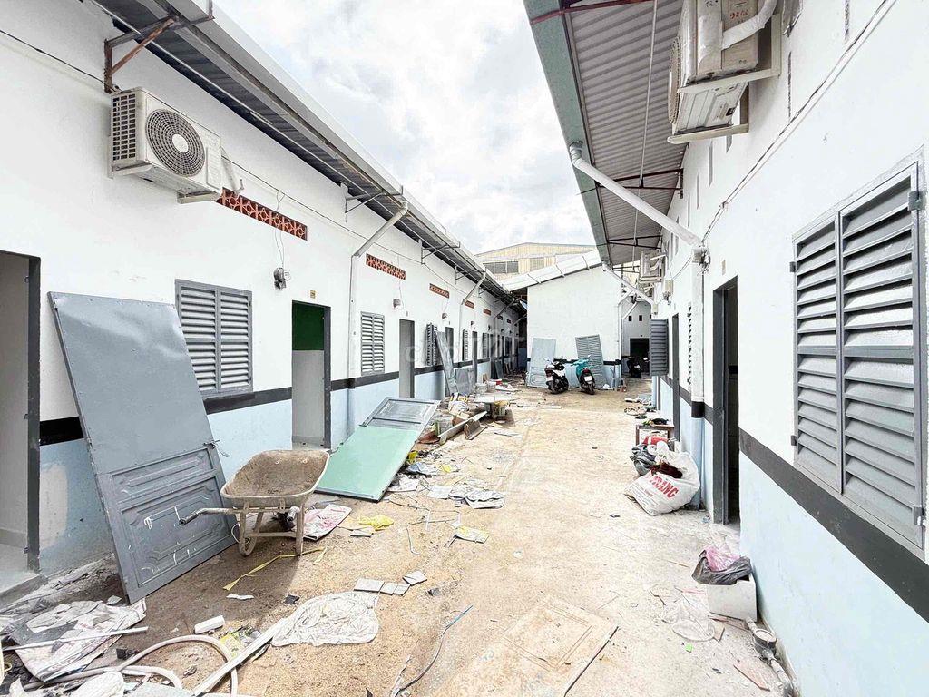 phòng mới sẵn máy lạnh + tủ lạnh