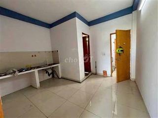 Phòng trọ 2 gian, 2 triệu rưỡi, quận 12 - Có ban công và lối đi riêng