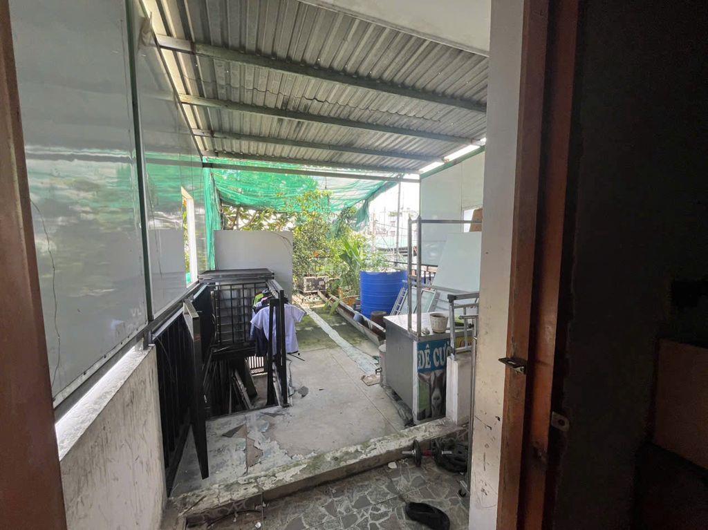 Phòng trọ 2 gian, 2 triệu rưỡi, quận 12 - Có ban công và lối đi riêng