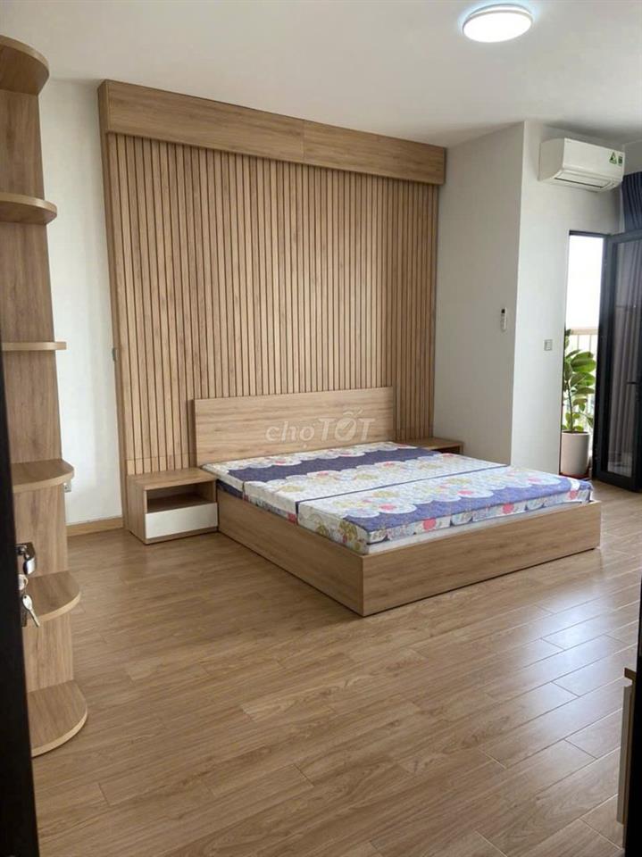 Cho thuê căn hộ Đức Khải, 121m2, 3pn, 2wc, nội thất. 15 triệu