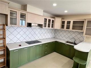 Cho thuê căn hộ garden plaza, 148m2, 3pn, 2wc. Nội thất cơ bản 35tr