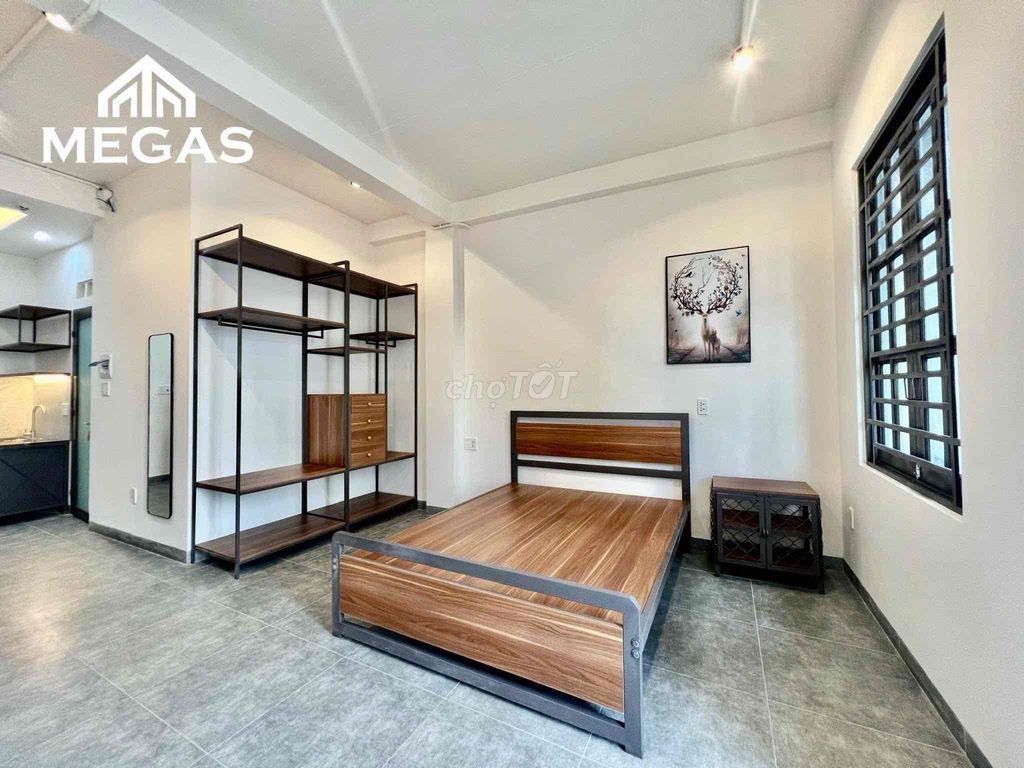 Sẵn phòng ngay Phạm Văn Đồng - Ban công riêng