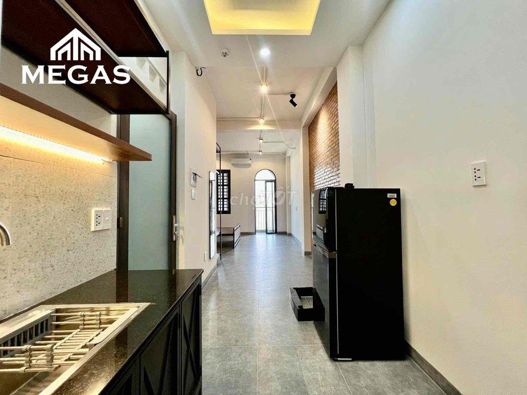 Sẵn phòng ngay Phạm Văn Đồng - Ban công riêng