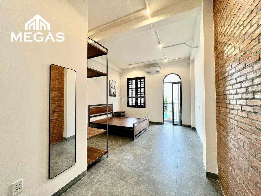 Sẵn phòng ngay Phạm Văn Đồng - Ban công riêng