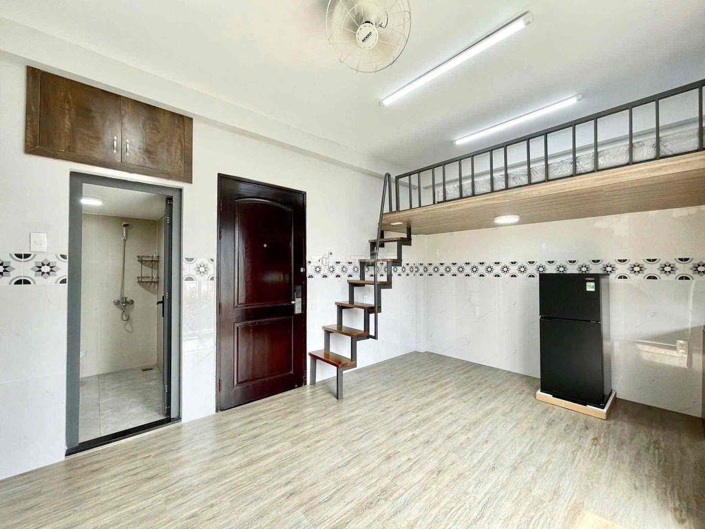 PHÒNG BAN CÔNG GẦN VINCOM PHAN VĂN TRỊ