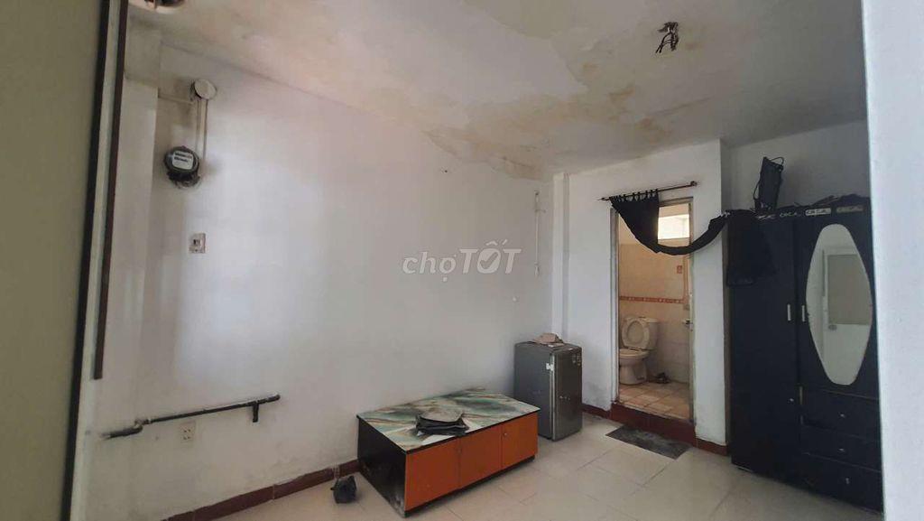 Phòng trọ 15m2 Đ.Hoa Sứ, Q.PN
