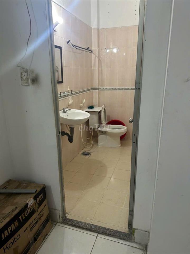 Cho thuê phòng trong nhà nguyên căn, giờ giấc tự do, có máy lạnh