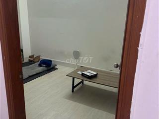 Cho thuê phòng trong nhà nguyên căn, giờ giấc tự do, có máy lạnh