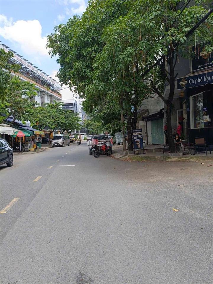 Cần sang lại quán cà phê 