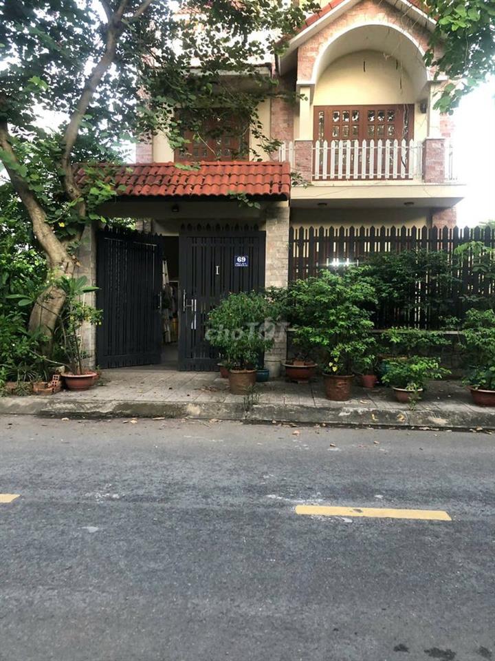 Cần bán nhà diện tích lớn
