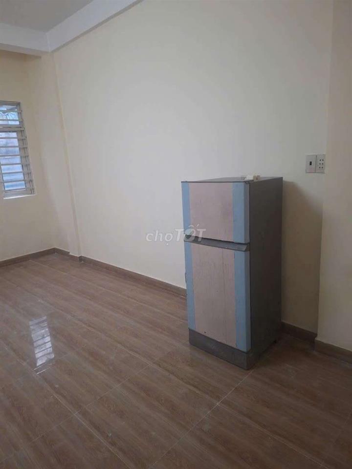 Cần pass lại phòng mặt tiền đường lê văn linh