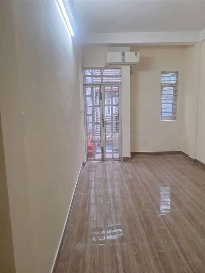 Cần pass lại phòng mặt tiền đường lê văn linh