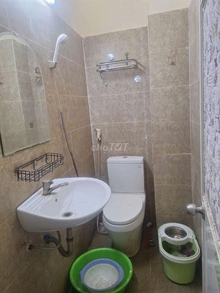 Cần pass lại phòng mặt tiền đường lê văn linh