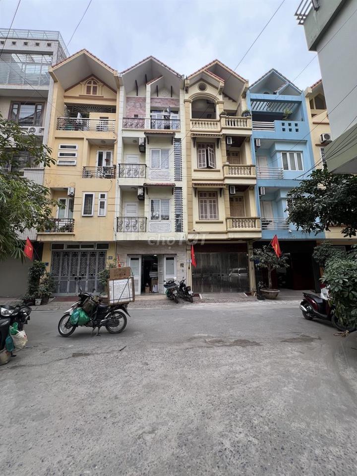 Bán liền kề Văn Quán 68m², 5T, 2 mặt thoáng, ô tô tránh, 20,5 tỷ