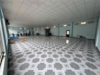 ô thuê 46,6m2 gồm 7 ô liền kề 