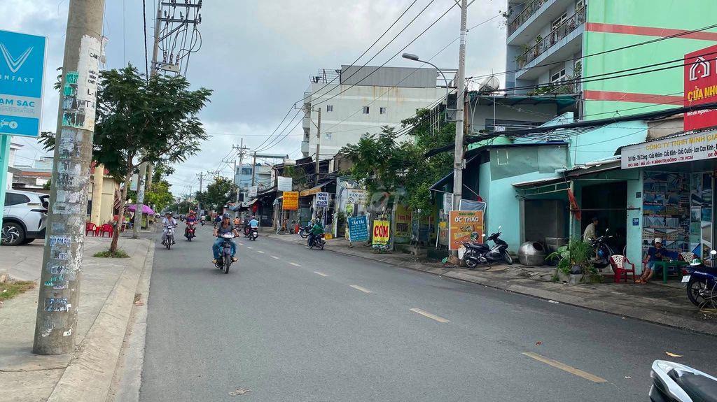 (TIN THẬT)-Nhà Mã Lò-3,6Tỷ-33m2 HXH sát đường lộ-SHR-Dọn ở-khu dân trí