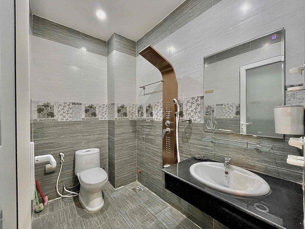Căn Hộ 2 Phòng Ngủ Tách Bếp Có Ban Công