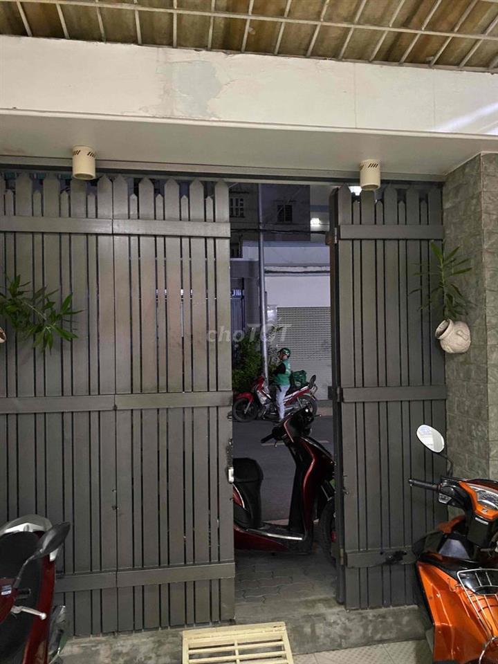 Bán nhà mặt tiền số