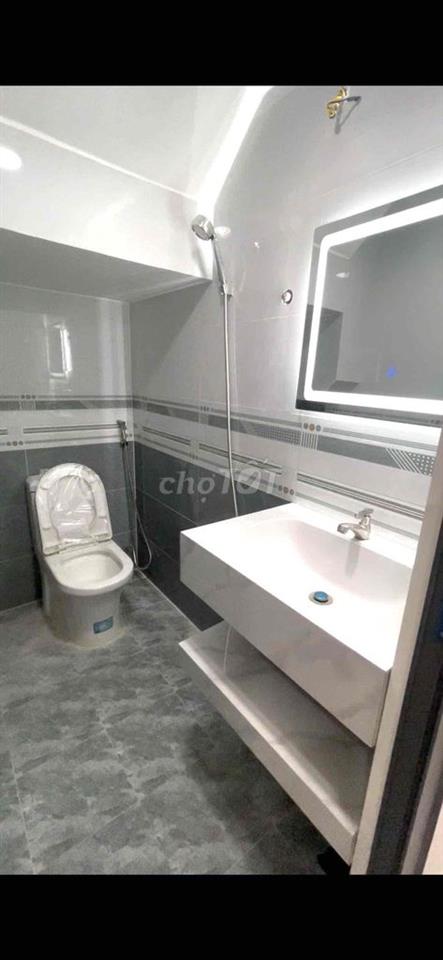 Cần bán nhà Bến Phú Định Q8 giáp Q6