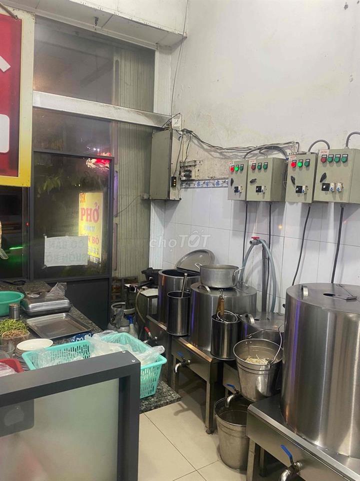 e muốn sang nhượng lại quán phở