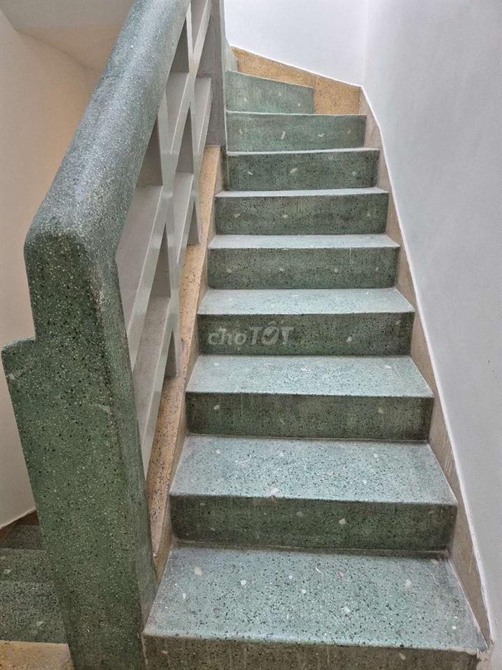 Nhà Mặt tiền vị trí đẹp khu trung tâm kế bên Chợ Rạch Ông, Q8