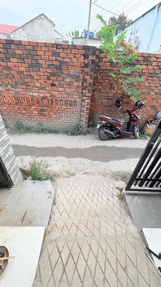 CHíNH CHỦ BÁN NHÀ 1 TRỆT 1 LẦU SỔ HỒNG RIÊNG THỔ CƯ- NGAY CHỢ TÂN VẠN