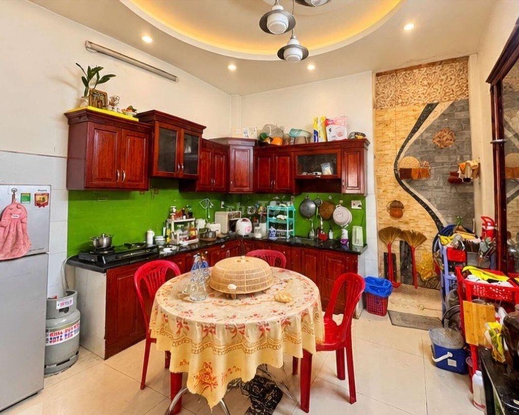 🏡Nhà 3 Tầng Sân Thượng-7,1 Tỷ-DTSD: 156 m²- Hẻm Xe Tải-Thông